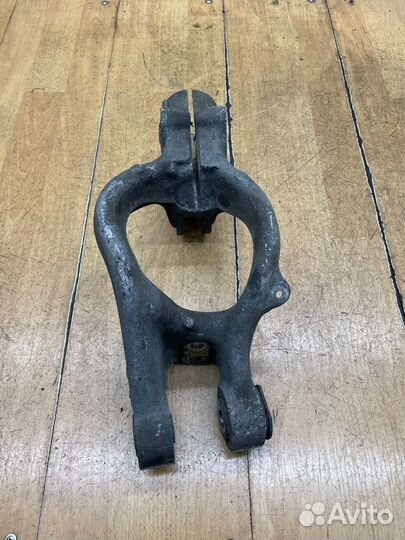 Рычаг подвески передний правый Opel Astra J