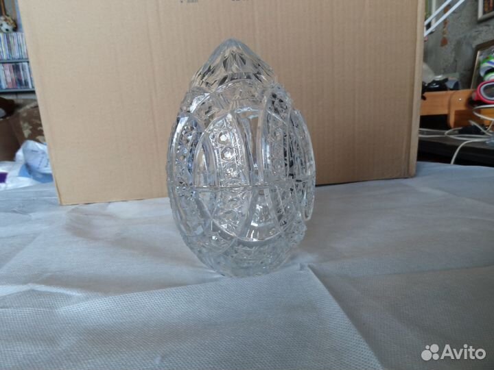 Хрустальное яйцо (ваза-конфетница)