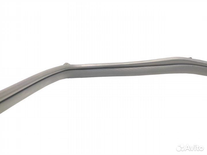 Уплотнитель двери задний правый Mercedes-Benz