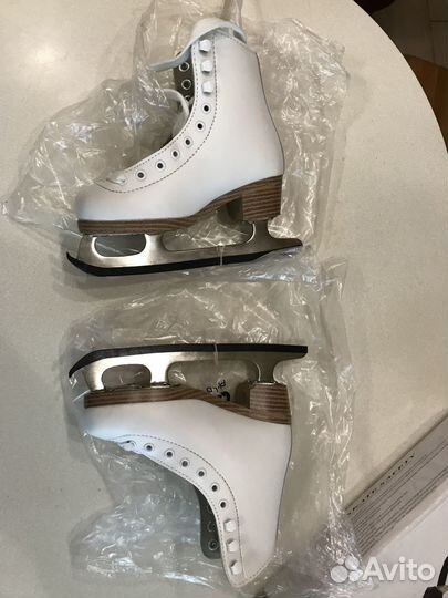 Коньки фигурные 31 размер женские