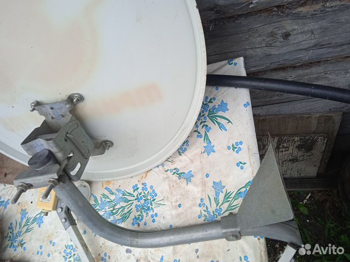 Спутниковая тарелка триколор