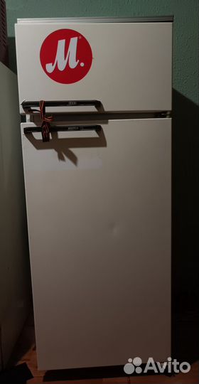 Холодильник на запчасти(ремонт)