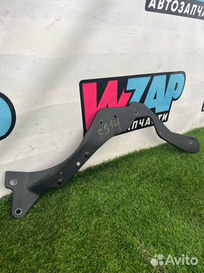 Подкапотный пластик Ford Mustang 6 рест. 2020