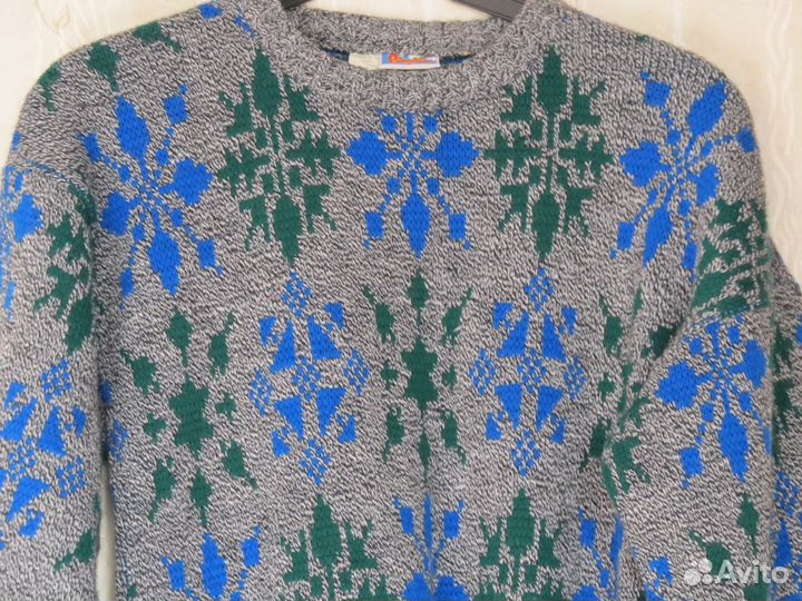 Свитер новый