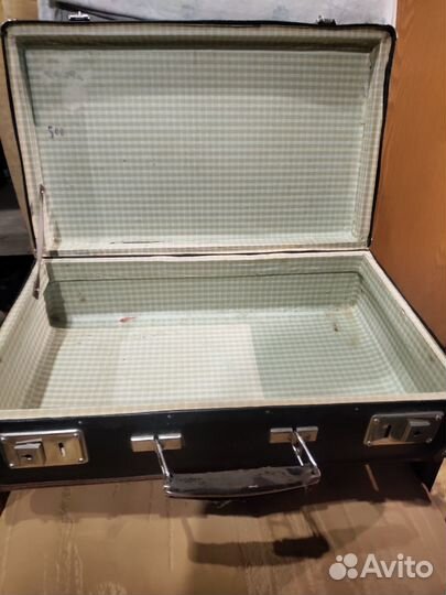 Чемодан старинный