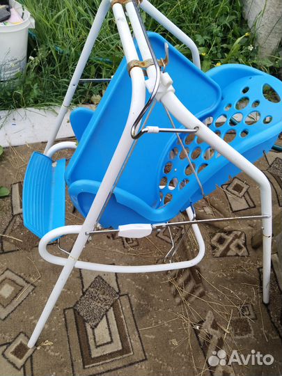 Детские качели и стульчик со стулом