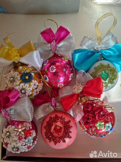 Елочные шарики