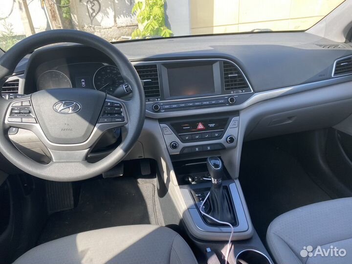 Hyundai Elantra 2.0 AT, 2018, 100 000 км