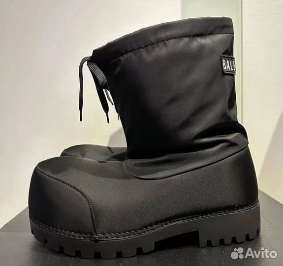Balenciaga alaska на руках