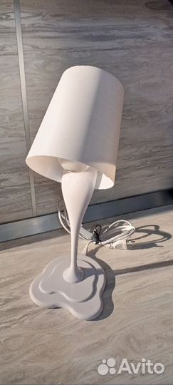 Лампа настольная