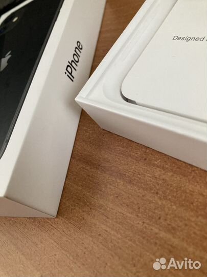 iPhone SE (2020), 64 ГБ