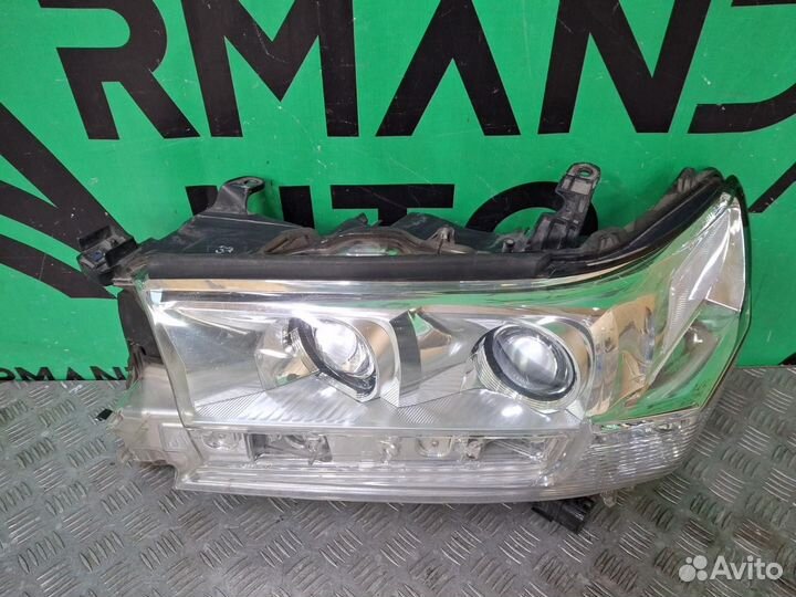 Фара левая Toyota Land Cruiser 200 2015-2021