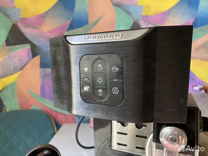 Кофеварка с капучинатором, от Redmond