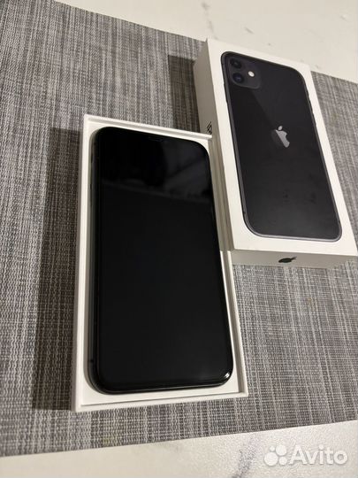 iPhone 11, 64 ГБ