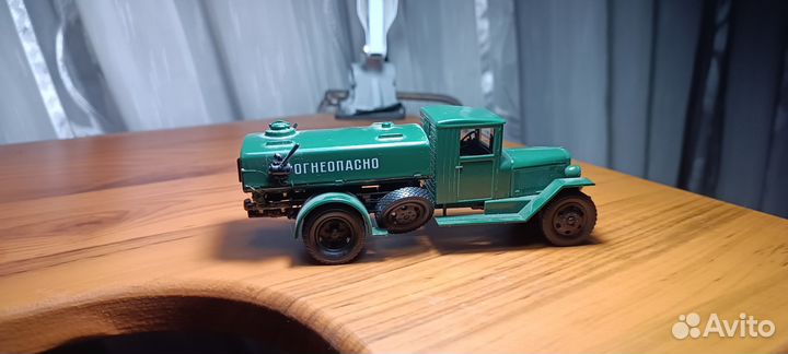 Коллекционная машинка