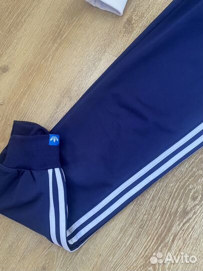 Спортивный костюм adidas женский