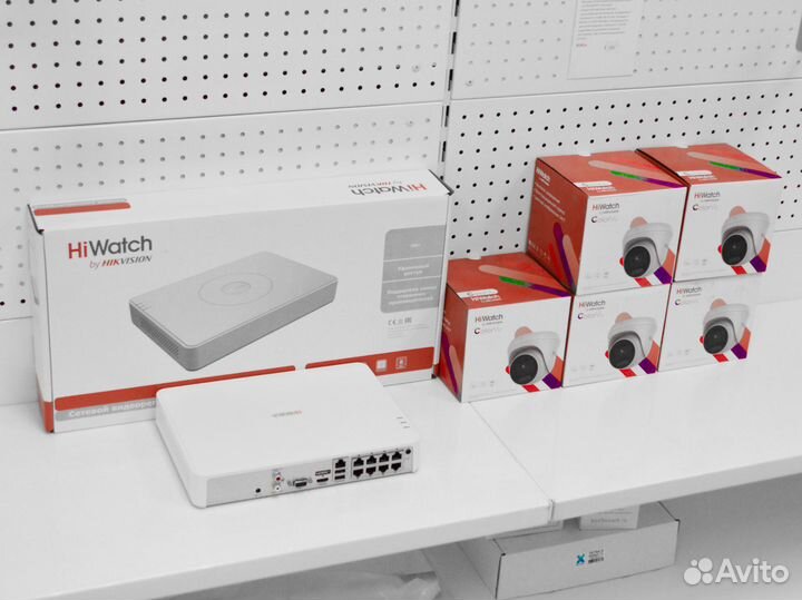 IP видеонаблюдение HiWatch 4Mpx ColorVu