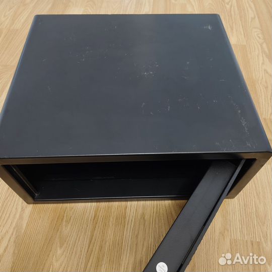 Сейф металлический