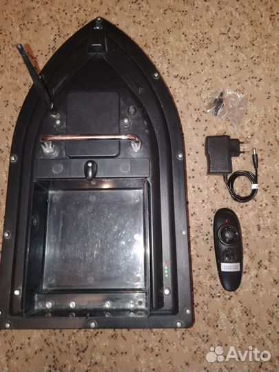 Прикормочный кораблик