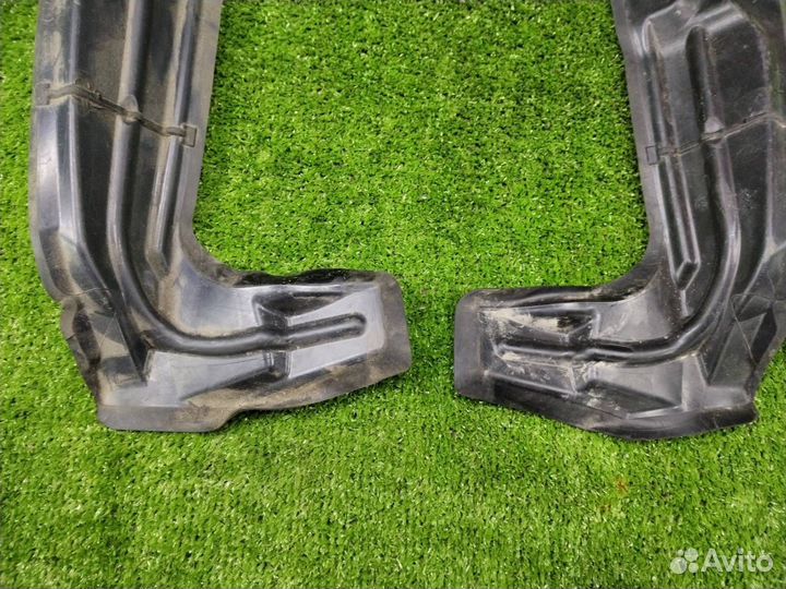 Пыльник крыла передний Audi A4 B7