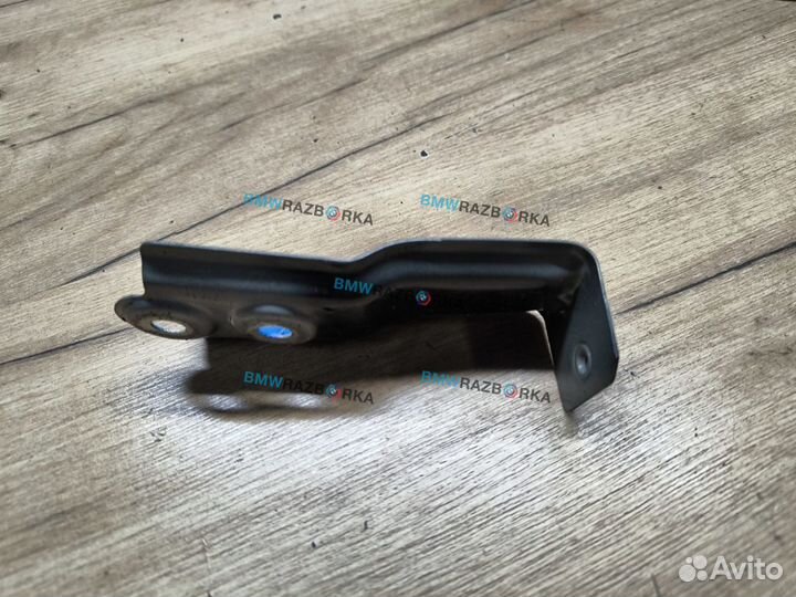 Внутреннее крепление крыла переднего левого BMW X5