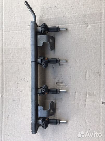 Топливная рампа Renault Sandero 2