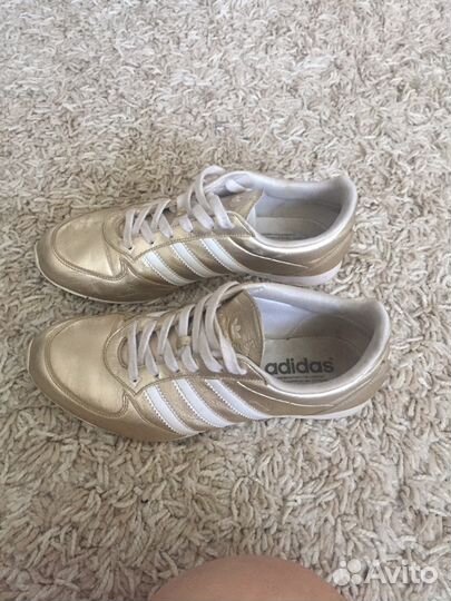 Кроссовки Adidas