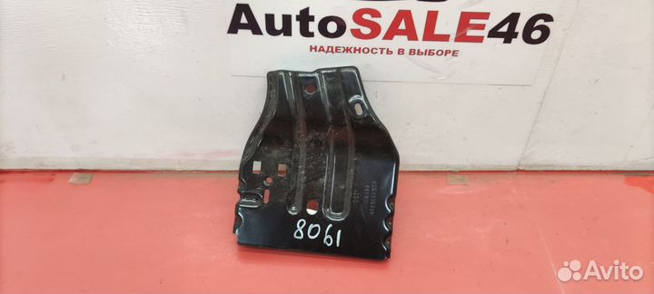 Панель рамки радиатора Renault Arkana