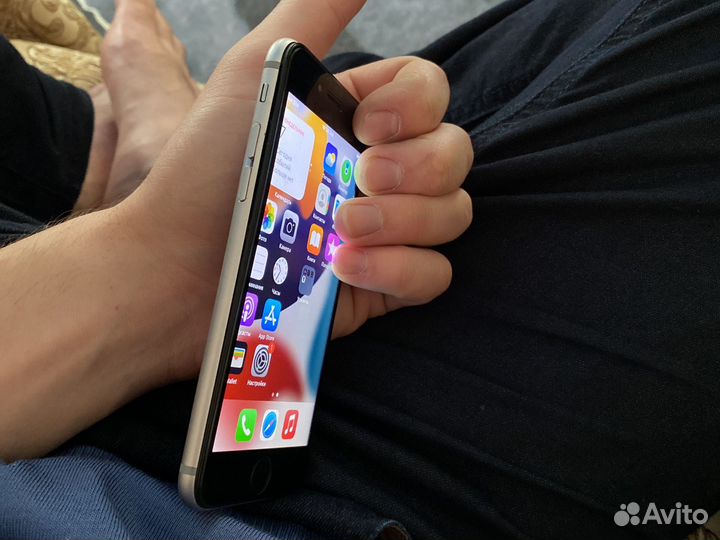 Телефон iPhone 6s