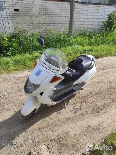 Скутер Honda Foresight 250
