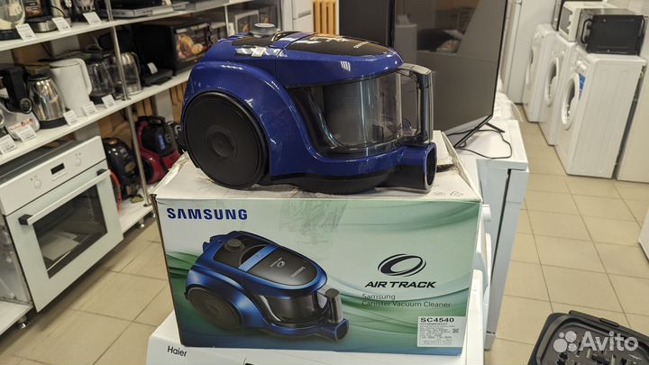 Пылесос Samsung 1600Вт с контейнером