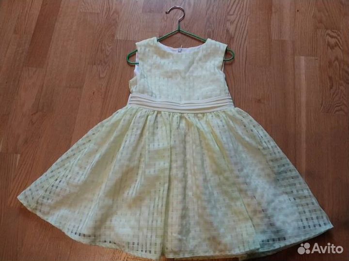 Нарядное платье для девочки 110 см