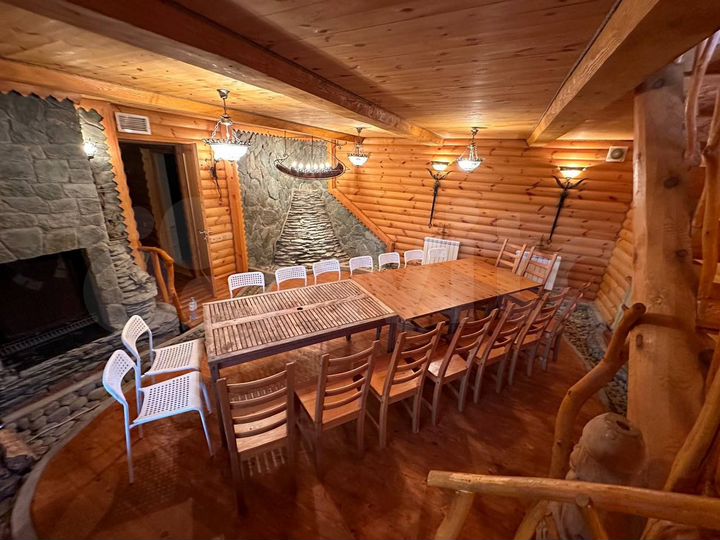 Коттедж 200 м² на участке 50 сот.