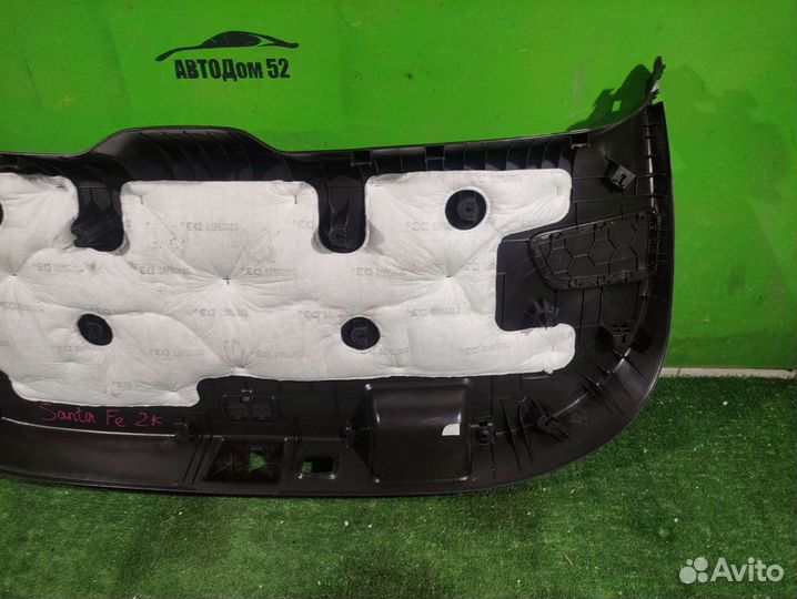 Обшивка двери багажника Hyundai Santa Fe IV