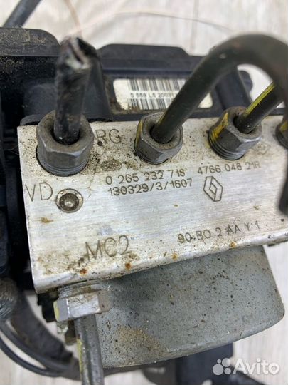 Блок ABS Renault Sandero K7M F710 2012