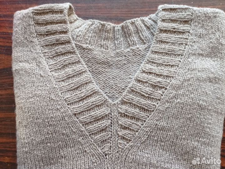 Жилет ручной вязки