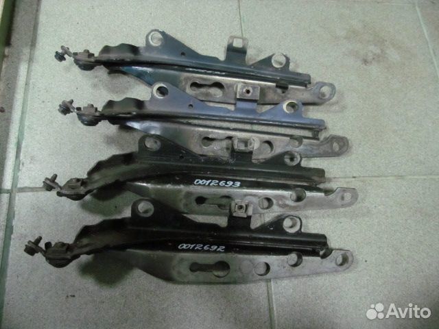 Петля капота левая Volvo S60 1 2001-2009