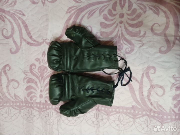 Боксерские перчатки