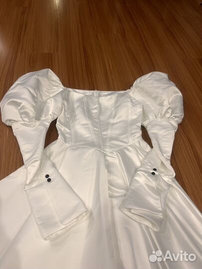 Платье с корсетом