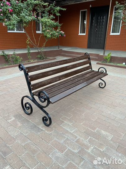 Скамейка уличная новая