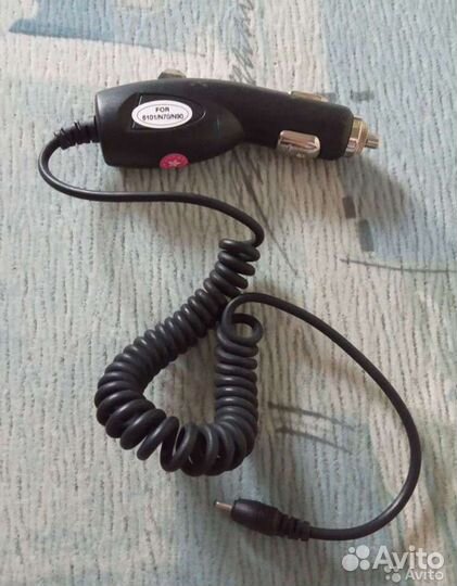 Зарядное устройство в салон авто