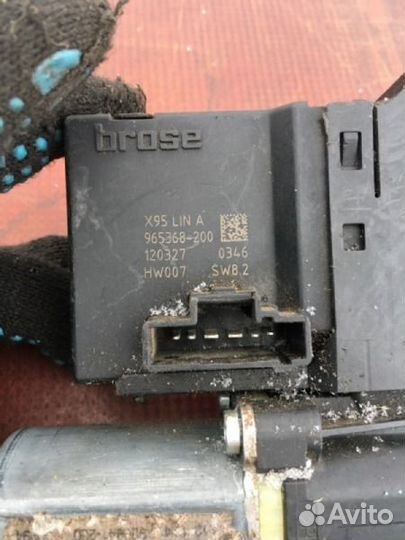 Мотор стеклоподъемника передний правый Renault