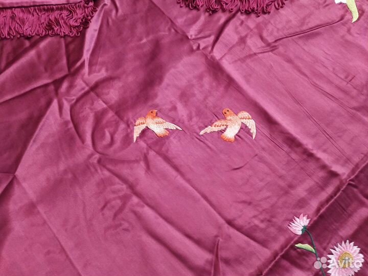 Покрывало атласное с наволочками новое