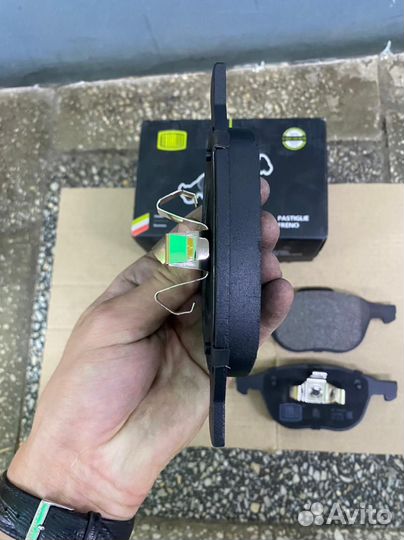 Колодки тормозные передние Ford Focus 2
