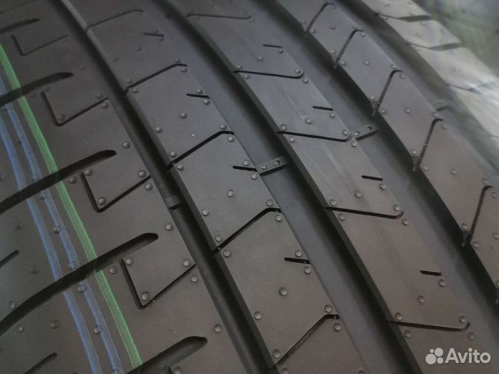 Pirelli P Zero PZ4 275/40 R22 и 315/35 R22