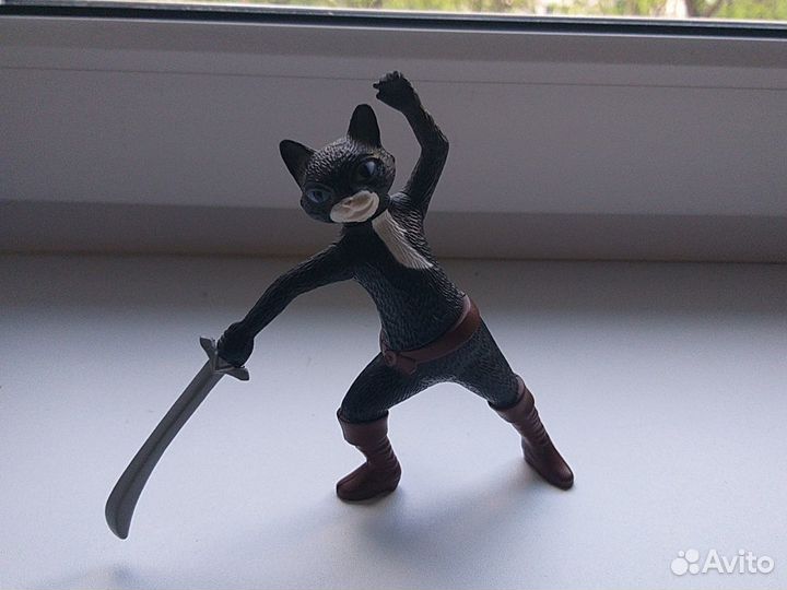 Игрушки из макдональдса, Киндер Сюрприза и др