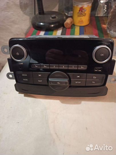 Штатная магнитола Рено