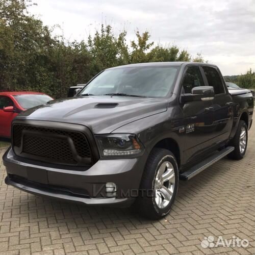 Решетка радиатора 13-17 Dodge RAM 1500