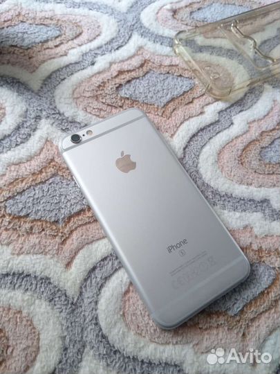 Телефон iPhone 6s