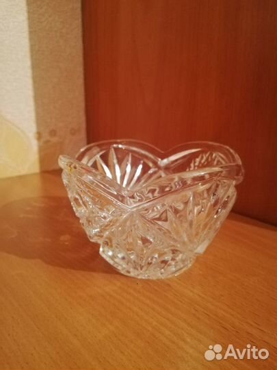 Хрустальная вазочка
